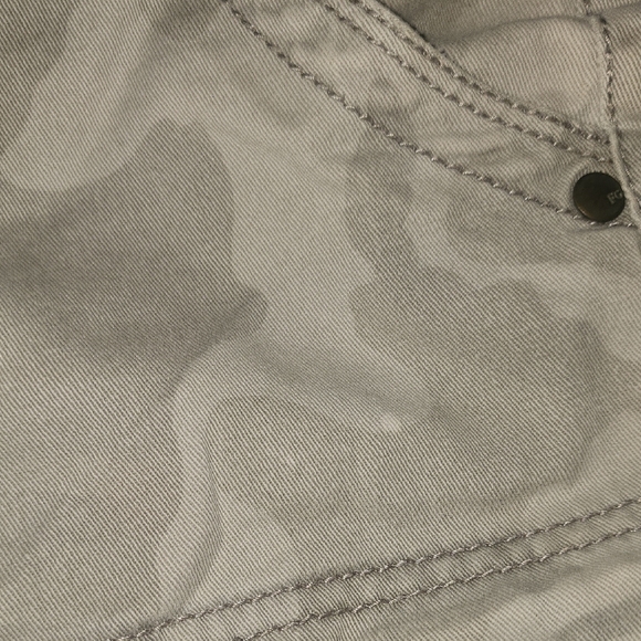 Faded Glory Gray Cargo Shorts Modern Urban Style - Picture 5 of 8